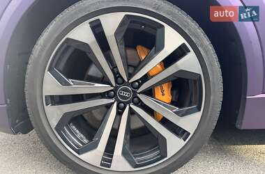 Внедорожник / Кроссовер Audi Q8 2021 в 
