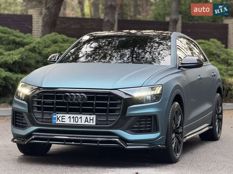 Внедорожник / Кроссовер Audi Q8 2018 в 