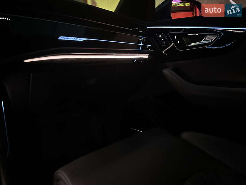 Внедорожник / Кроссовер Audi Q8 2022 в Броварах