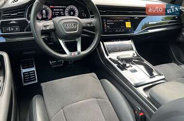 Внедорожник / Кроссовер Audi Q8 2018 в 