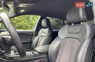 Внедорожник / Кроссовер Audi Q8 2018 в 