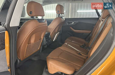 Внедорожник / Кроссовер Audi Q8 2019 в 