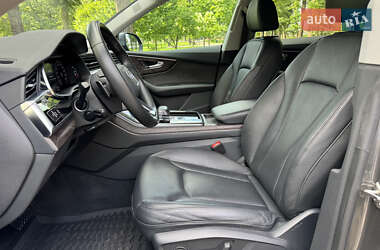 Внедорожник / Кроссовер Audi Q8 2019 в 