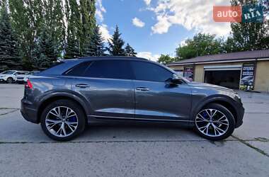 Внедорожник / Кроссовер Audi Q8 2020 в 