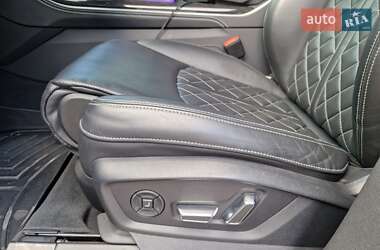 Внедорожник / Кроссовер Audi Q8 2020 в 