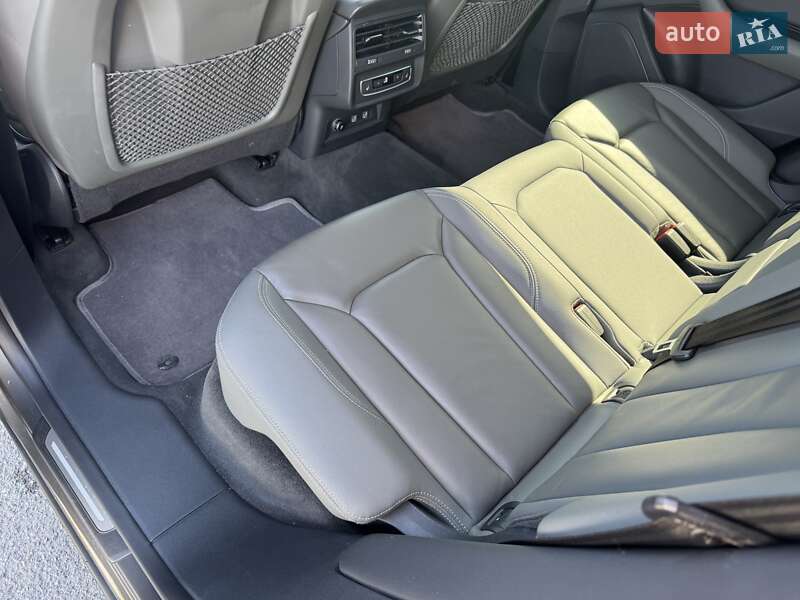 Внедорожник / Кроссовер Audi Q8 2018 в Тернополе
