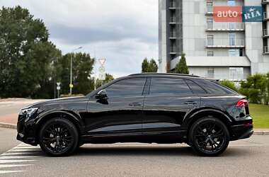 Внедорожник / Кроссовер Audi Q8 2025 в 