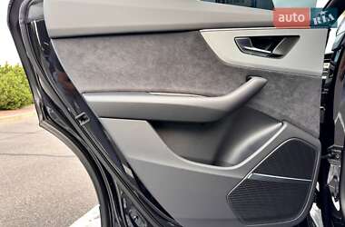 Внедорожник / Кроссовер Audi Q8 2025 в 