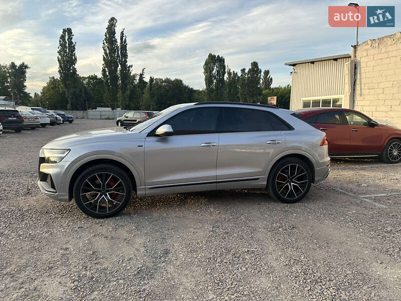 Внедорожник / Кроссовер Audi Q8 2019 в Киеве