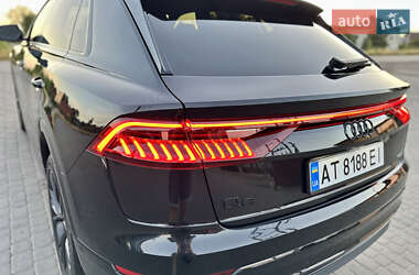 Внедорожник / Кроссовер Audi Q8 2021 в 