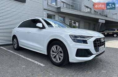 Внедорожник / Кроссовер Audi Q8 2023 в 