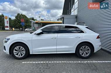 Внедорожник / Кроссовер Audi Q8 2023 в 