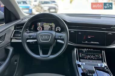 Внедорожник / Кроссовер Audi Q8 2023 в 