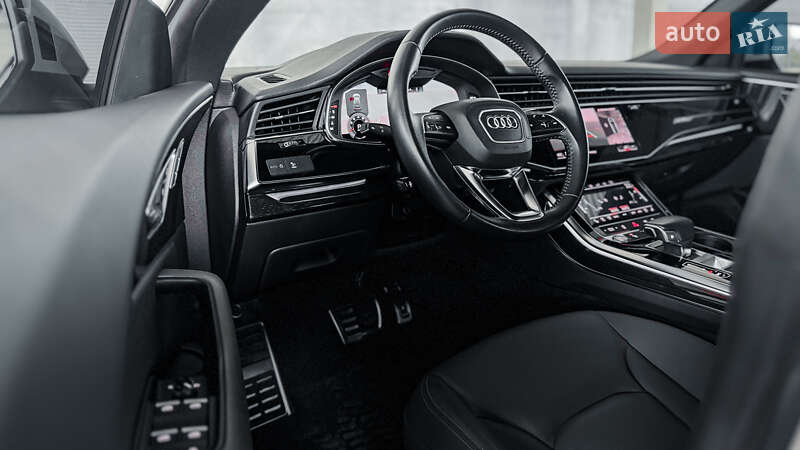 Внедорожник / Кроссовер Audi Q8 2019 в Ровно