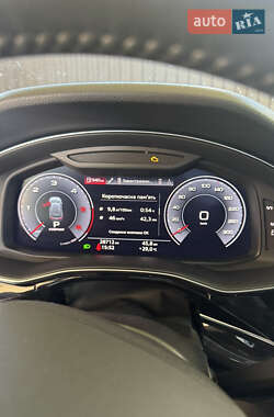 Позашляховик / Кросовер Audi Q8 2019 в Чернівцях