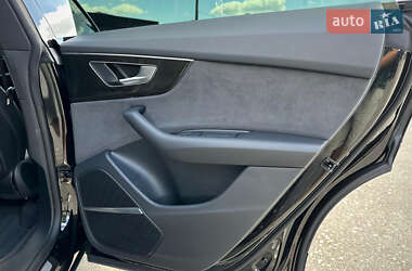 Внедорожник / Кроссовер Audi Q8 2025 в 