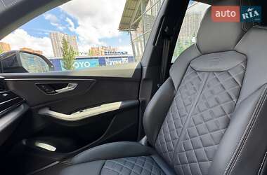 Внедорожник / Кроссовер Audi Q8 2024 в 