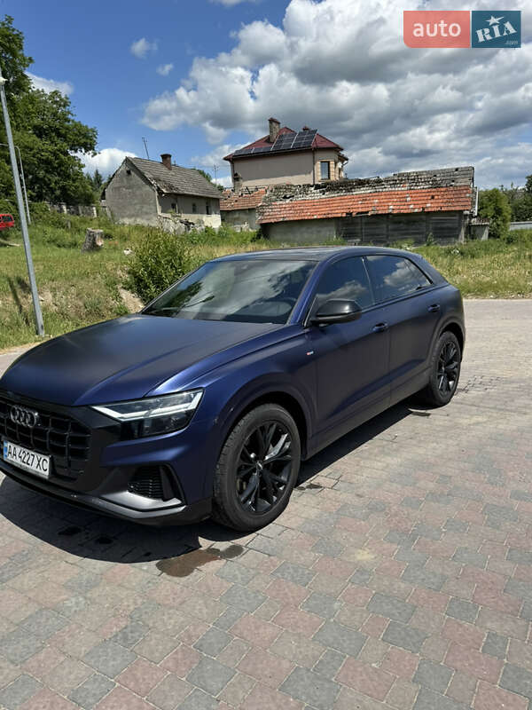Внедорожник / Кроссовер Audi Q8 2019 в 