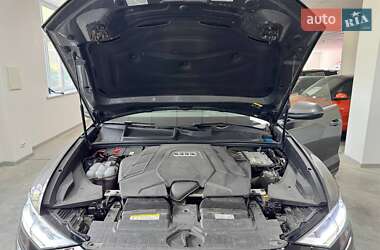 Внедорожник / Кроссовер Audi Q8 2019 в 