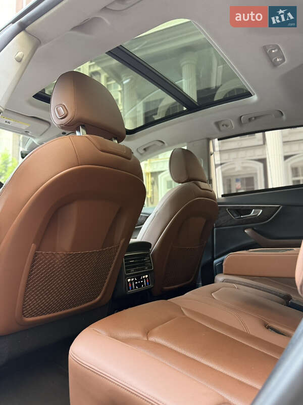 Позашляховик / Кросовер Audi Q8 2018 в Києві