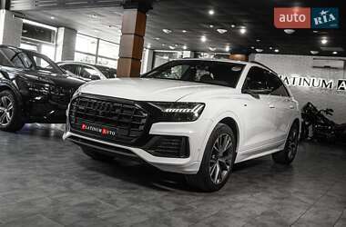 Внедорожник / Кроссовер Audi Q8 2023 в 