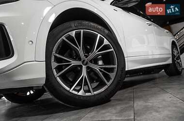 Внедорожник / Кроссовер Audi Q8 2023 в 