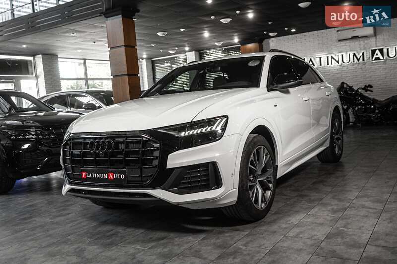 Внедорожник / Кроссовер Audi Q8 2023 в Ужгороде