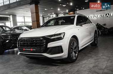 Внедорожник / Кроссовер Audi Q8 2023 в 