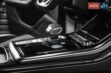 Внедорожник / Кроссовер Audi Q8 2023 в 
