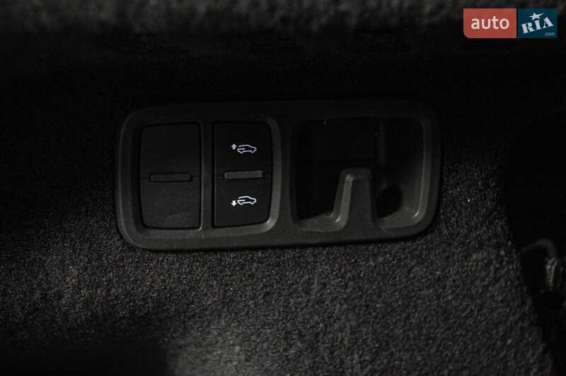 Внедорожник / Кроссовер Audi Q8 2023 в Ужгороде