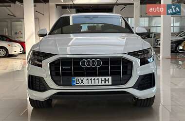 Внедорожник / Кроссовер Audi Q8 2019 в 