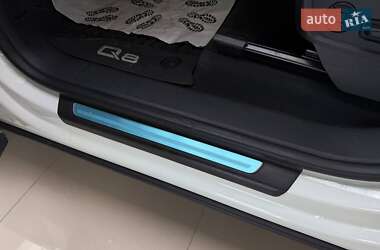 Внедорожник / Кроссовер Audi Q8 2019 в 
