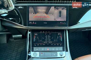 Внедорожник / Кроссовер Audi Q8 2022 в 