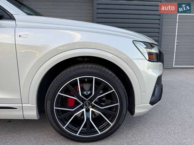 Внедорожник / Кроссовер Audi Q8 2022 в Харькове