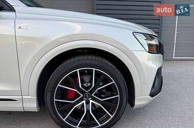 Внедорожник / Кроссовер Audi Q8 2022 в 