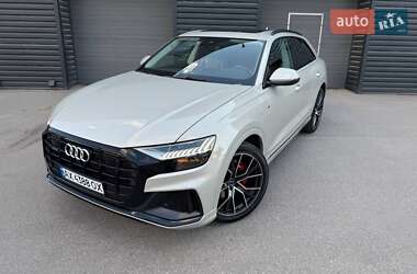 Внедорожник / Кроссовер Audi Q8 2022 в 
