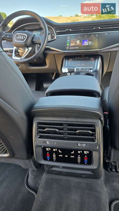 Внедорожник / Кроссовер Audi Q8 2019 в Одессе