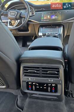Внедорожник / Кроссовер Audi Q8 2019 в 