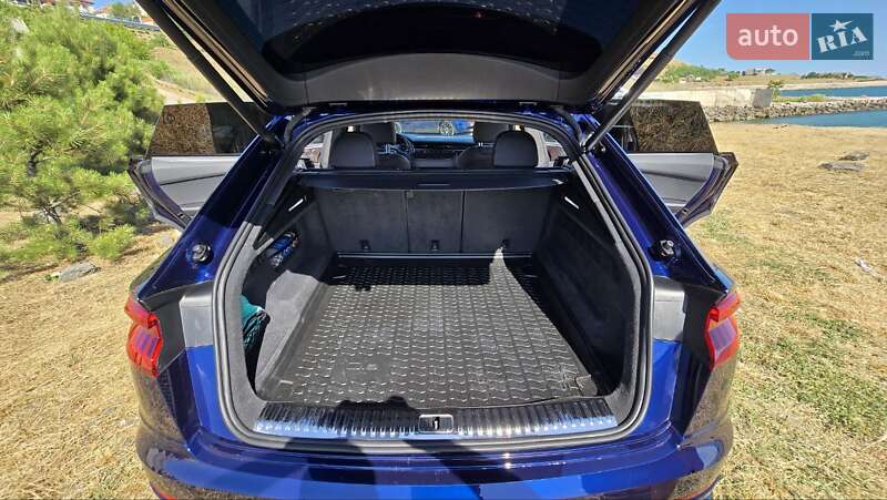 Внедорожник / Кроссовер Audi Q8 2019 в Одессе