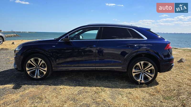 Внедорожник / Кроссовер Audi Q8 2019 в Одессе
