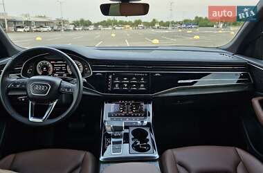 Внедорожник / Кроссовер Audi Q8 2023 в 