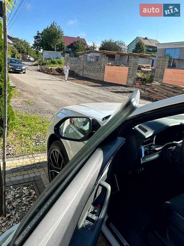 Позашляховик / Кросовер Audi Q8 2019 в Києві