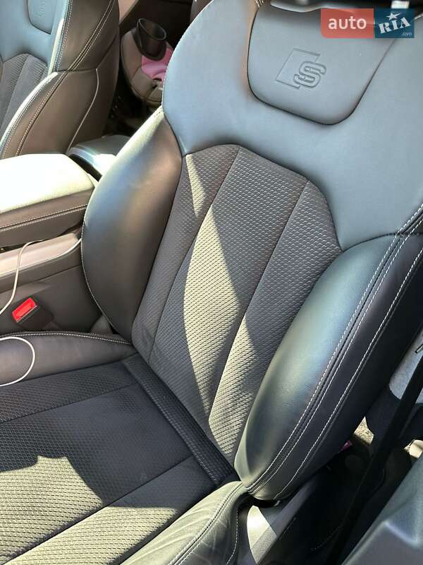 Позашляховик / Кросовер Audi Q8 2019 в Києві