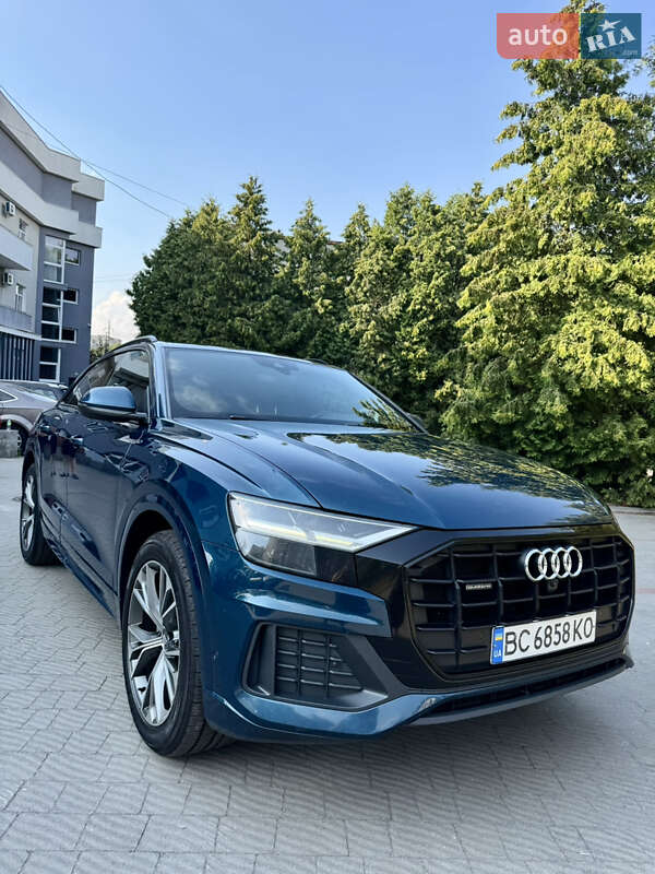 Внедорожник / Кроссовер Audi Q8 2020 в 