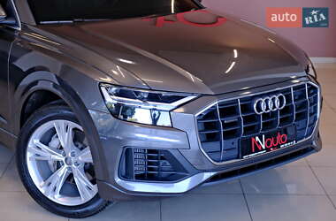 Позашляховик / Кросовер Audi Q8 2019 в 