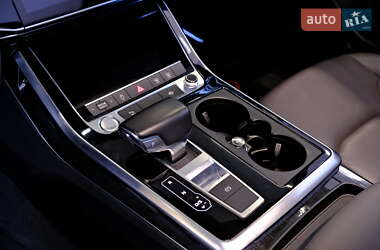Позашляховик / Кросовер Audi Q8 2019 в 