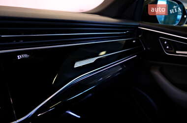 Позашляховик / Кросовер Audi Q8 2019 в 