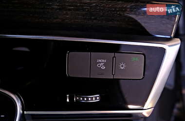 Позашляховик / Кросовер Audi Q8 2019 в 