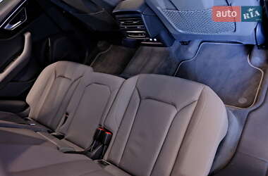 Позашляховик / Кросовер Audi Q8 2019 в 