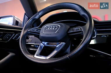 Позашляховик / Кросовер Audi Q8 2019 в 